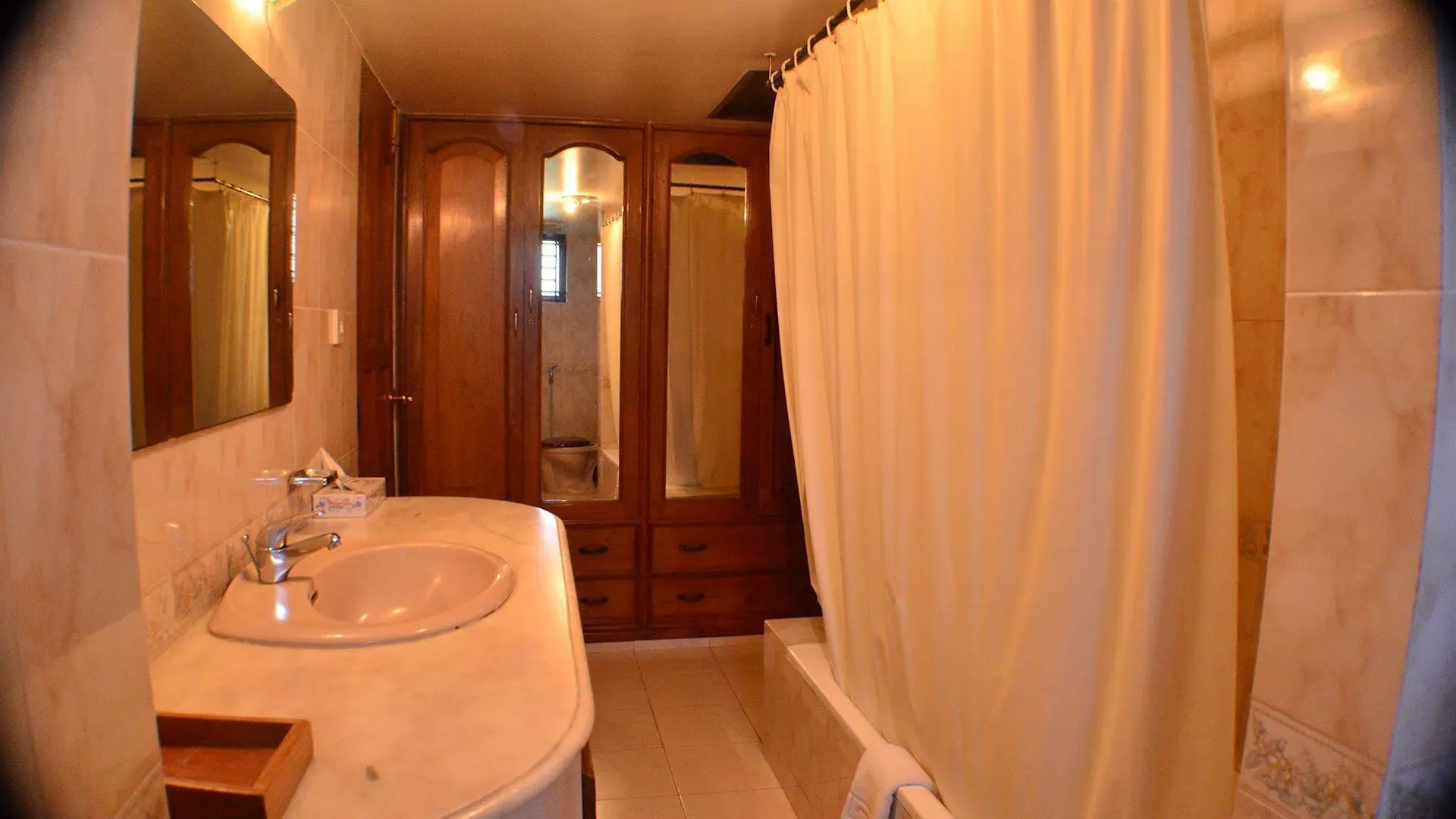 דאהקה Amazon Lilly Lake View Residence מלון